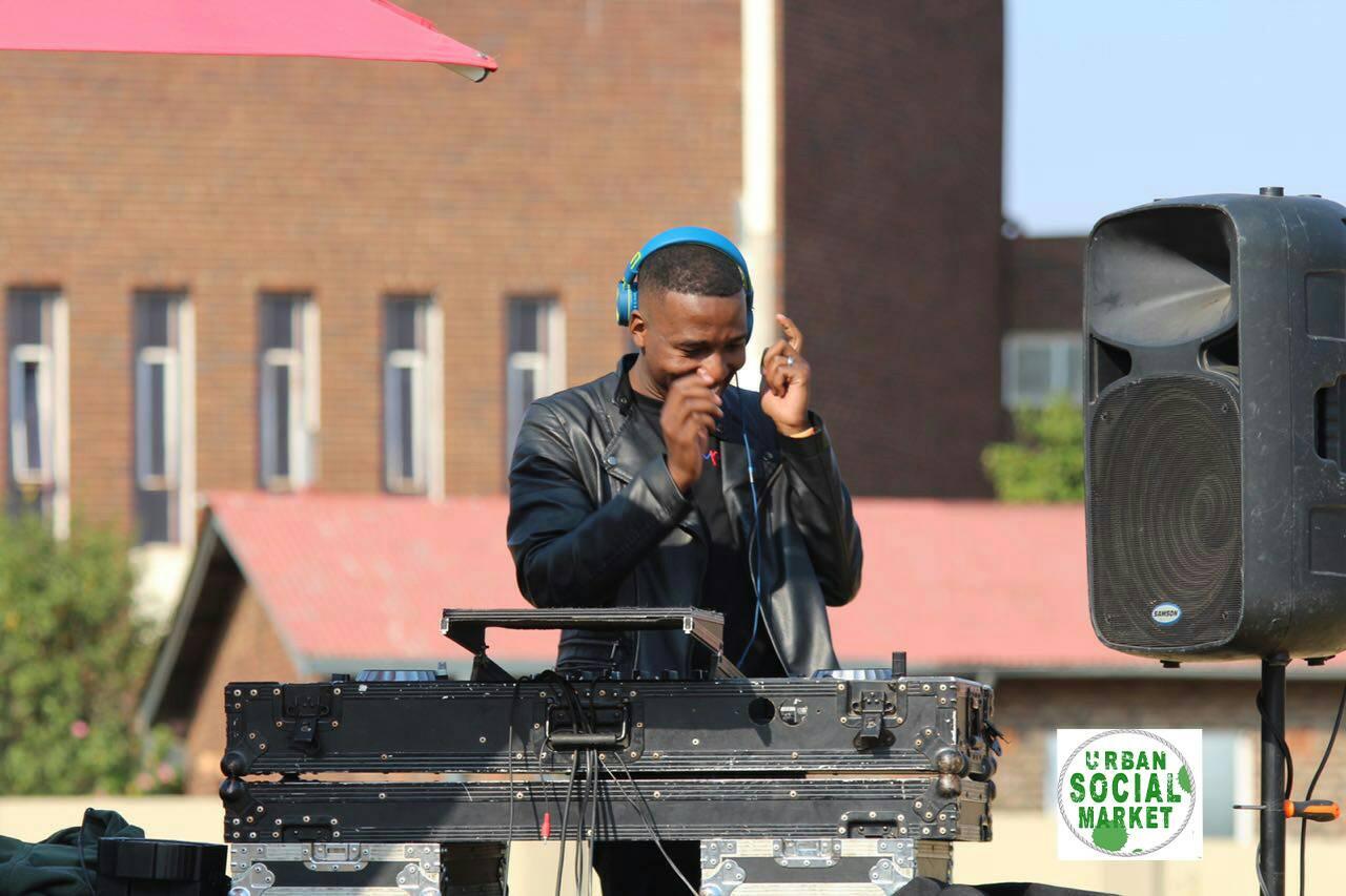 38786130_2125625031008774_330496359037665280_n